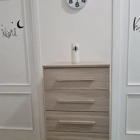 Vicino Metro C 公寓 *