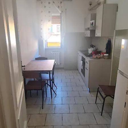 公寓 Vicino Metro C