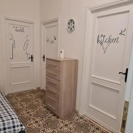 Vicino Metro C Appartement